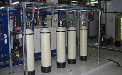 產(chǎn)水量：0.25噸/小時-0.5噸/小時-1噸/小時--到1000噸/小時不等<br />
水質(zhì)標(biāo)準(zhǔn)：一級純水，二級純水，三級純水，超純水<br />
電導(dǎo)率：最小0.056μS/cm<br />
電阻：最大18.25MΩ.cm