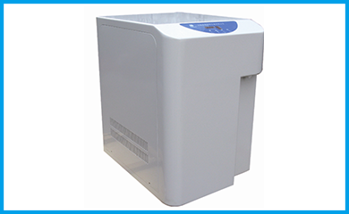 實驗室超純水機特點，自來水進(jìn)水，同時生產(chǎn)純水和超純水，極大的滿足了實驗室的用水需求；產(chǎn)品小型集成化、模塊化、人性化設(shè)計，方便使用，占地面積小，外形美觀；水質(zhì)下降報警功能，耗材使用到期更換提醒等功能；水質(zhì)穩(wěn)定，節(jié)水、節(jié)電、節(jié)時。